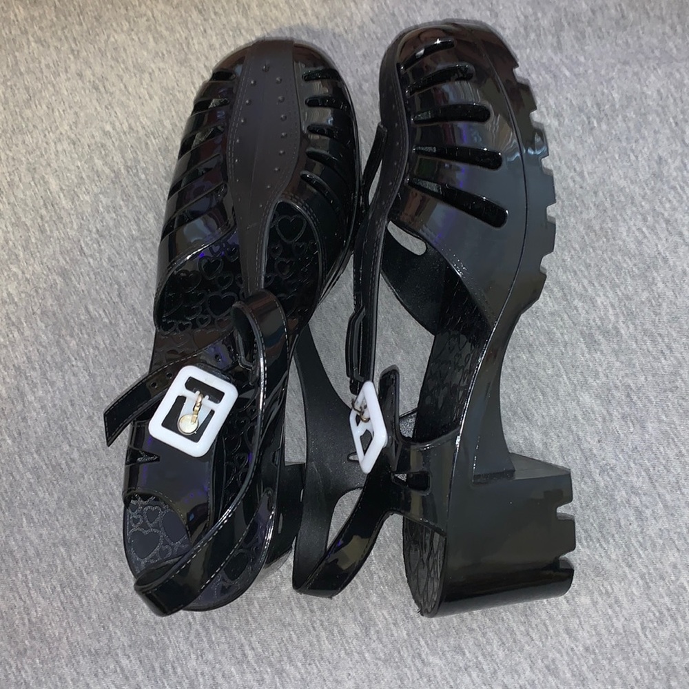 Bamboo shoes Size 9 black with hearts
